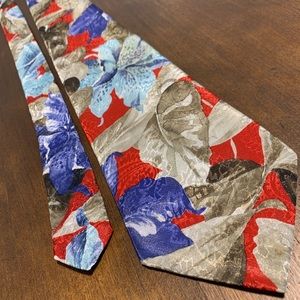 Floral silk neck tie